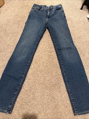 Good American Good Classic Straight Leg Jeans in Blue Denim
